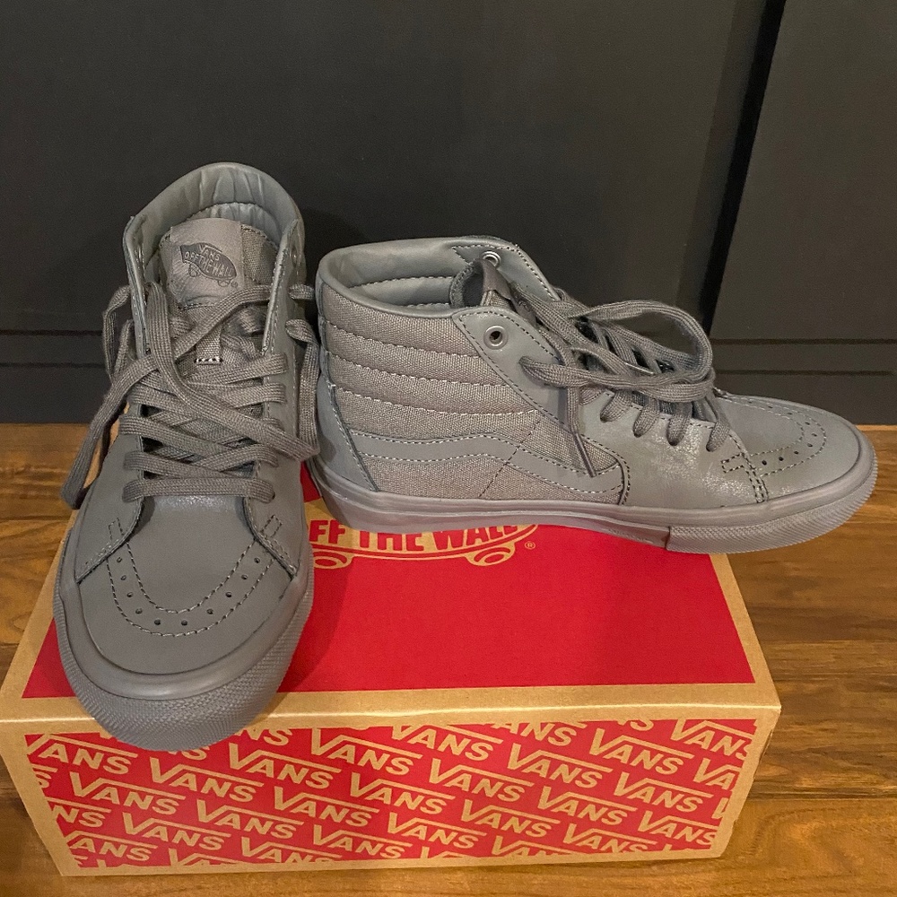 Vans sk8 hi mono women’s 8 men’s 6.5 NWOT